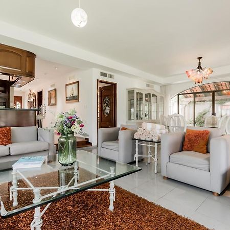 Elegant Lagoon Front Villa By Casa Paraiso Cancún Extérieur photo