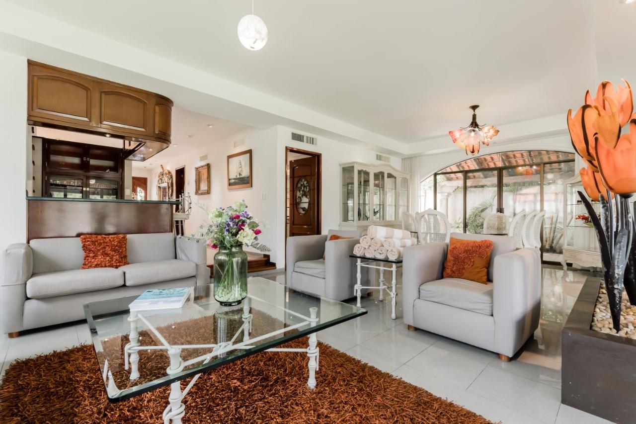 Elegant Lagoon Front Villa By Casa Paraiso Cancún Extérieur photo