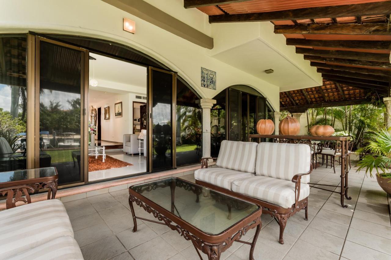 Elegant Lagoon Front Villa By Casa Paraiso Cancún Extérieur photo