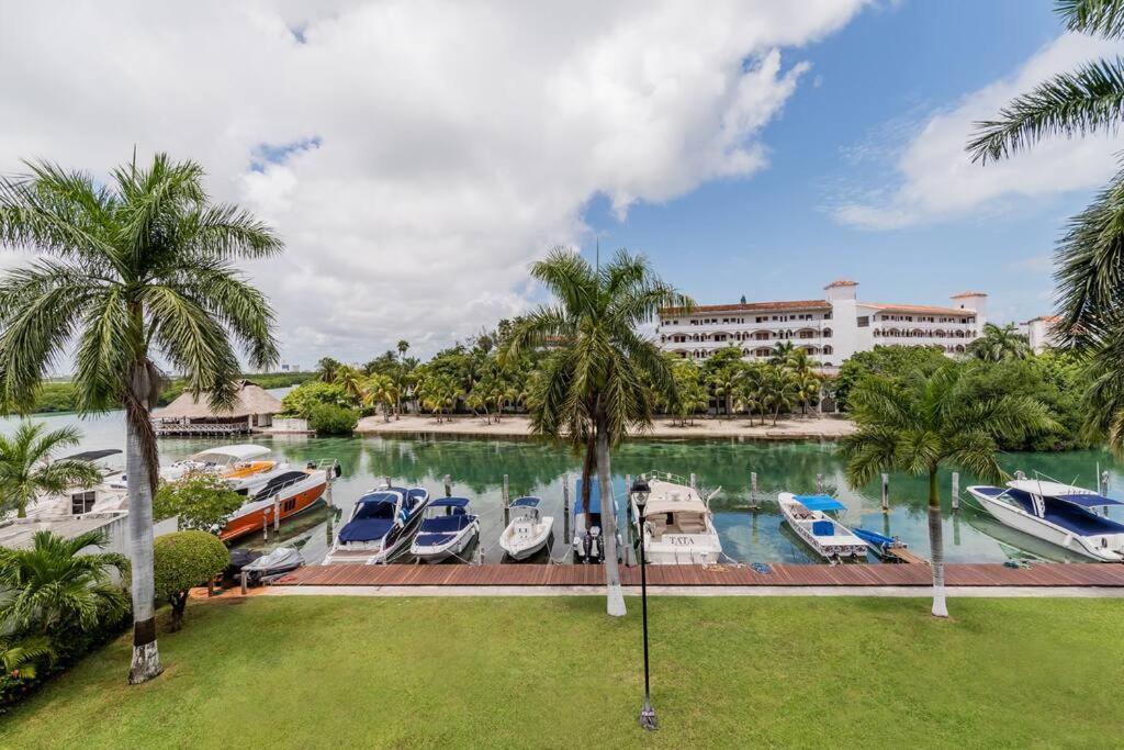 Elegant Lagoon Front Villa By Casa Paraiso Cancún Extérieur photo