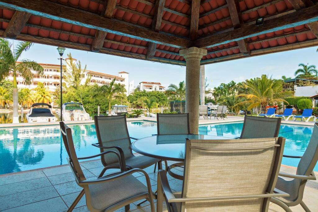 Elegant Lagoon Front Villa By Casa Paraiso Cancún Extérieur photo