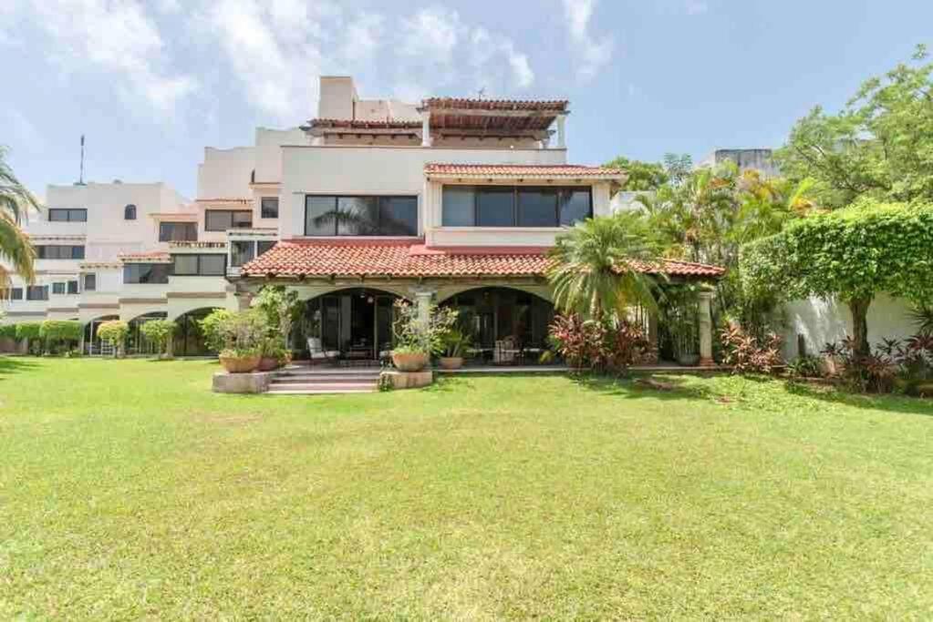 Elegant Lagoon Front Villa By Casa Paraiso Cancún Extérieur photo