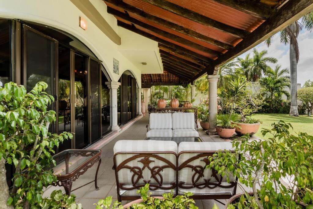 Elegant Lagoon Front Villa By Casa Paraiso Cancún Extérieur photo
